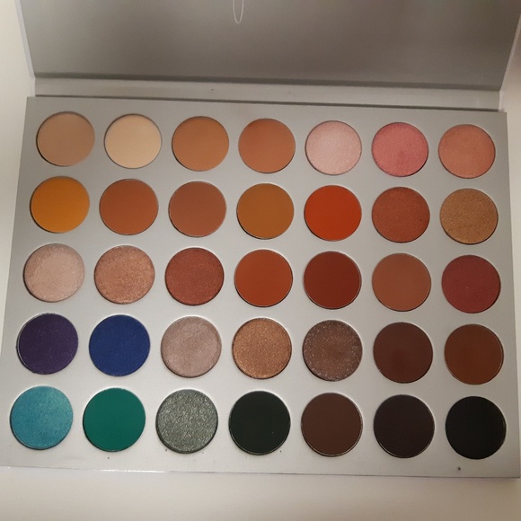 Morphe Other - Jaclyn Hill eyeshadow palette by Morphe